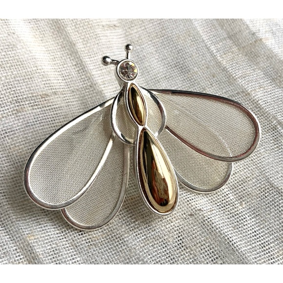 💐3/$12 Two-Tone Bee Trembler Brooch/Pin Silvertone Goldtone Movable Wings - Picture 3 of 7